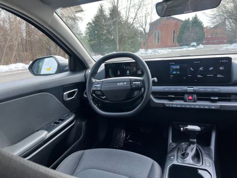 Used 2025 Kia K4 LXS image 30