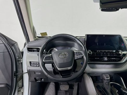 Used 2022 Toyota Highlander Platinum AWD/4WD image 21