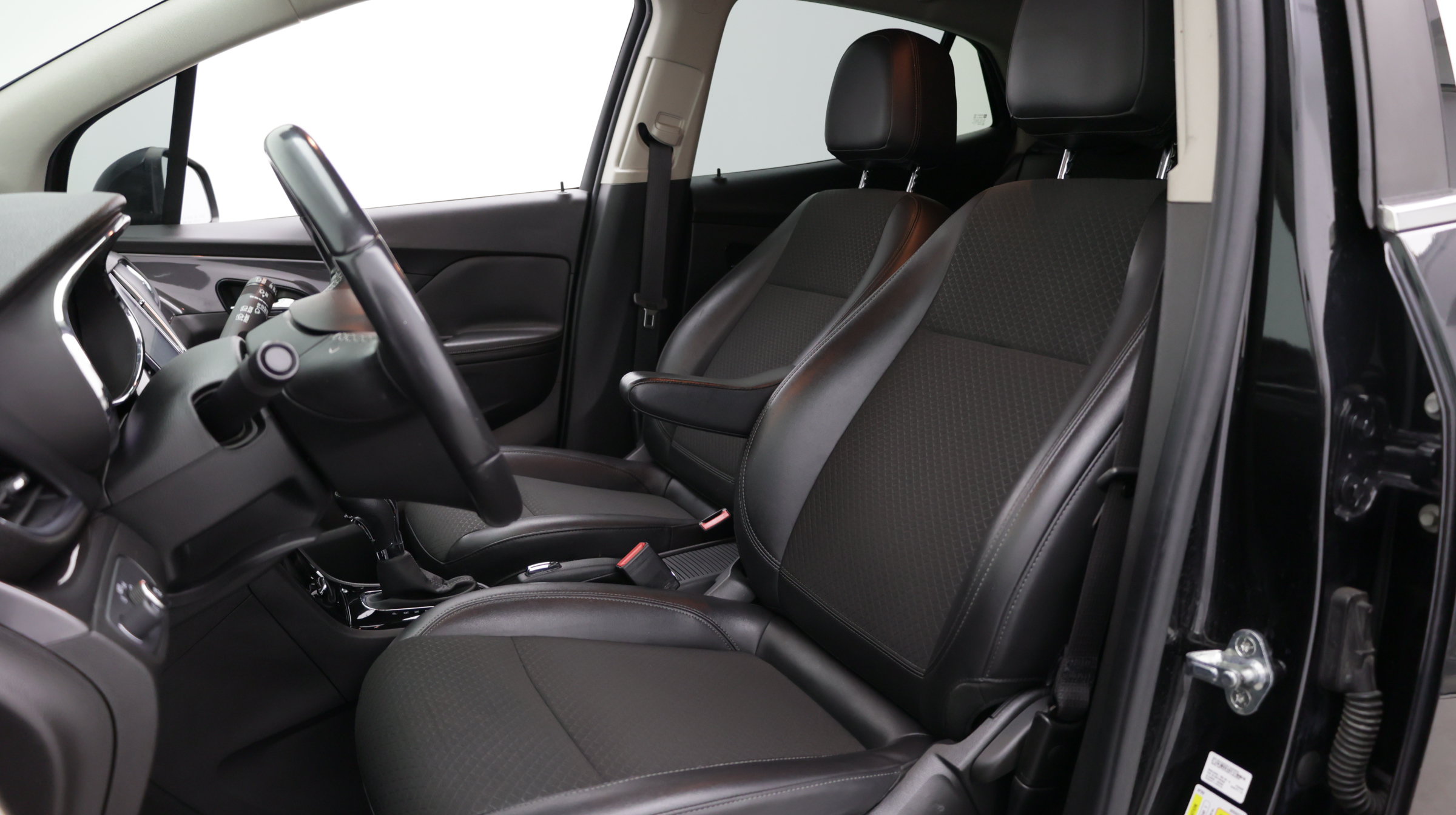 Used 2019 Buick Encore Preferred w/ LPO, Active Package FWD image 14