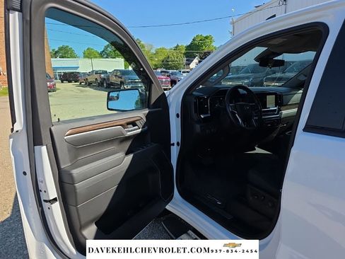 Used 2022 Chevrolet Silverado 1500 RST AWD/4WD image 23