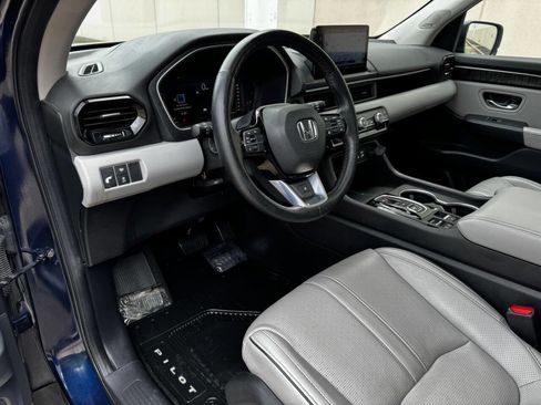 Used 2023 Honda Pilot Elite image 11