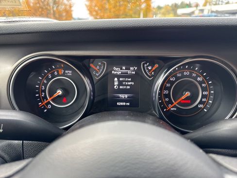 Used 2019 Jeep Wrangler Sport image 18