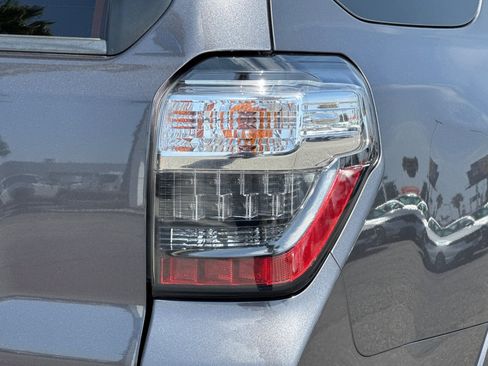 Used 2021 Toyota 4Runner SR5 Premium w/ Moonroof Package AWD/4WD image 30