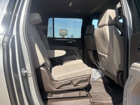 New 2026 Chevrolet Suburban LT AWD/4WD image 14