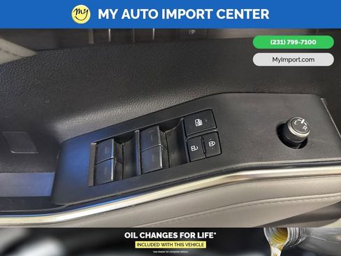 Used 2022 Toyota Highlander Limited image 11
