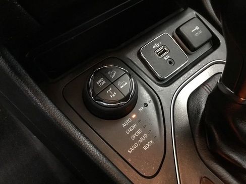 Used 2022 Jeep Cherokee Trailhawk w/ Trailer Tow Group image 30