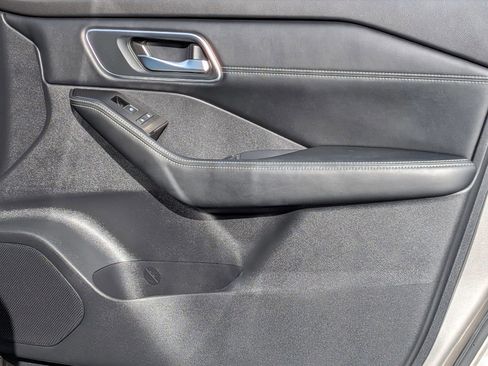 Certified 2025 Nissan Rogue Platinum w/ Platinum Premium Package image 32