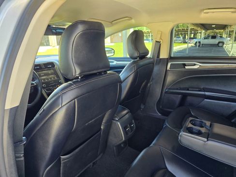 Used 2019 Ford Fusion SEL image 42