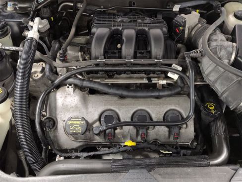 Used 2010 Ford Taurus SEL image 15