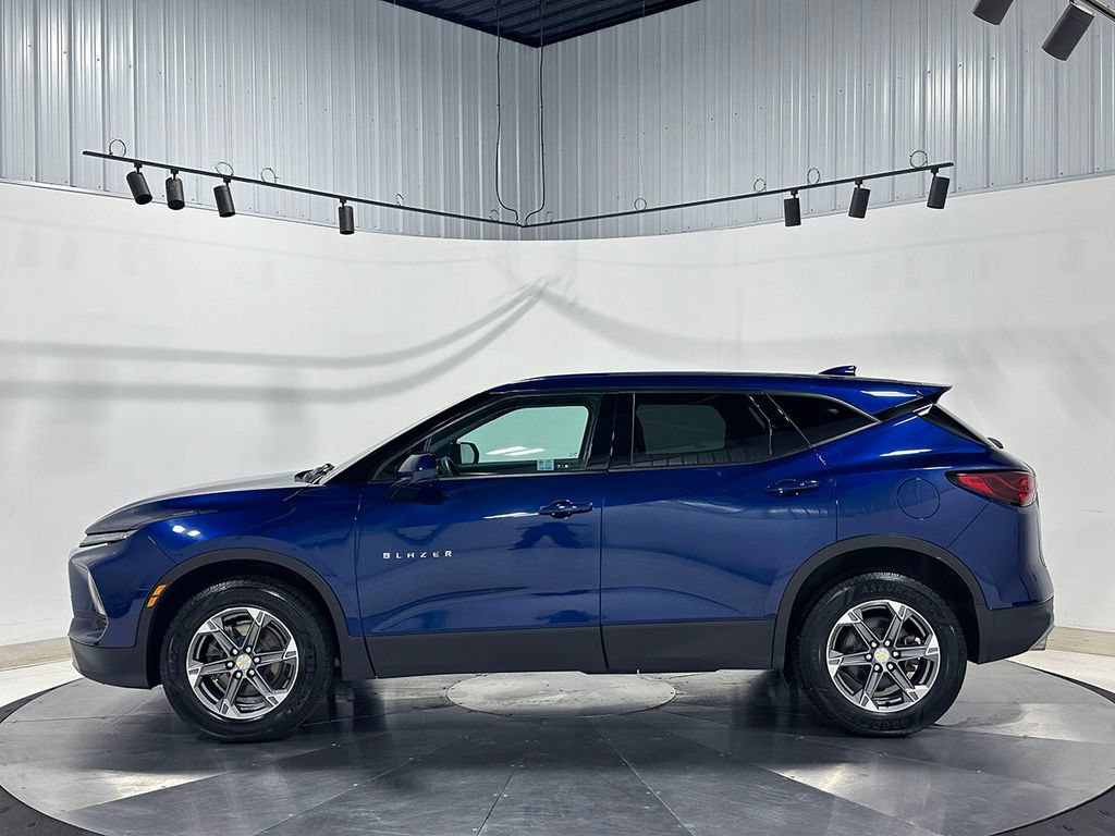 Used 2023 Chevrolet Blazer LT w/ Driver Confidence Package AWD/4WD image 14