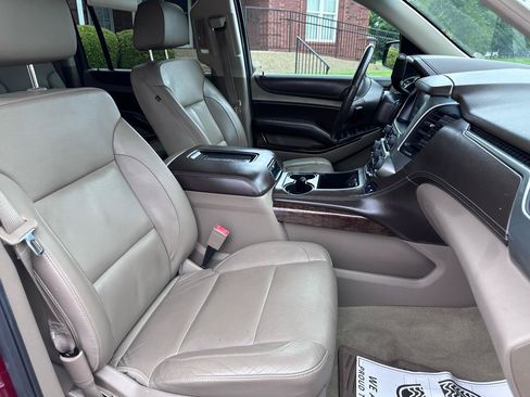 Used 2016 Chevrolet Suburban LT RWD image 29