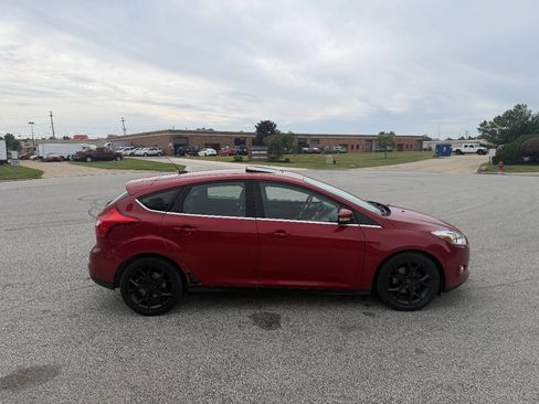 Used 2012 Ford Focus SEL FWD image 5