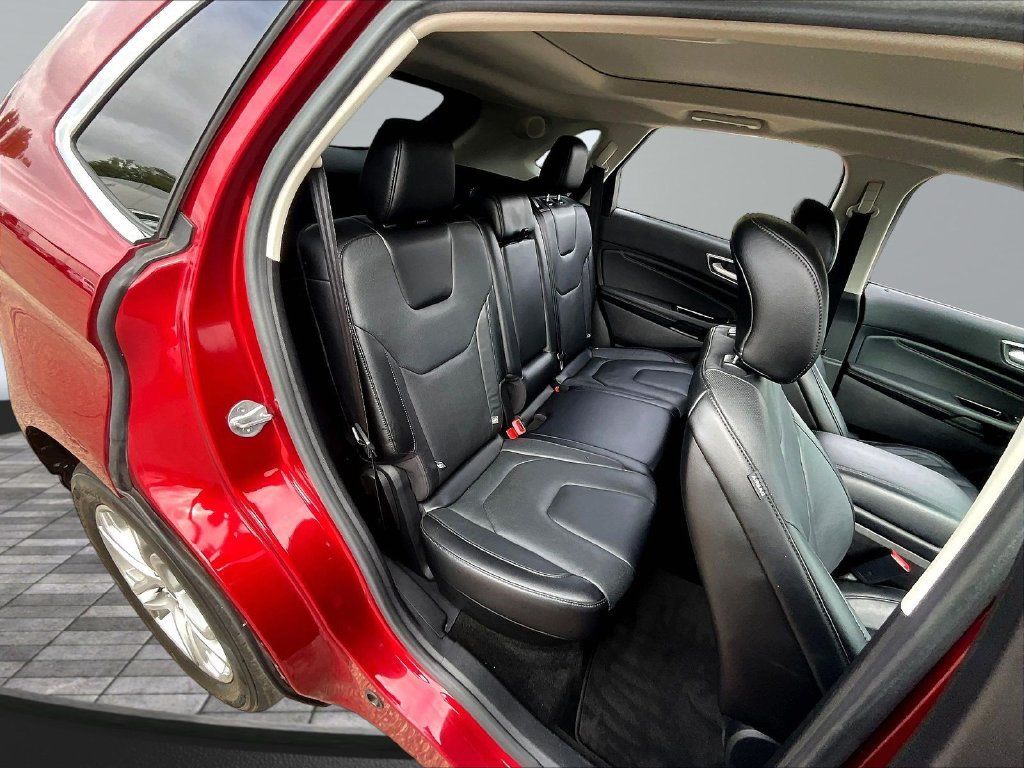 Used 2015 Ford Edge Titanium w/ Equipment Group 301A AWD/4WD image 27
