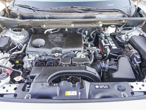 Used 2021 Toyota RAV4 XLE image 29