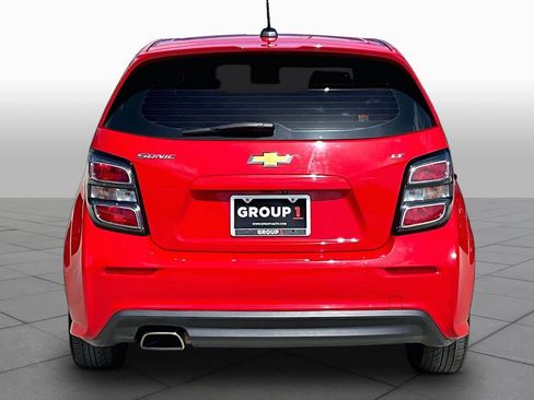 Used 2017 Chevrolet Sonic LT FWD image 5