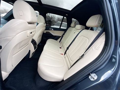 Used 2021 BMW X5 xDrive45e w/ Convenience Package image 27