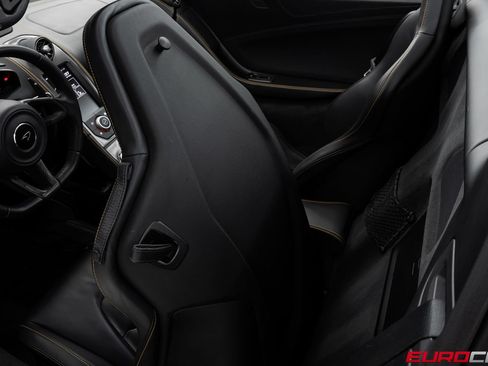 Used 2016 McLaren 675LT Spider RWD image 44
