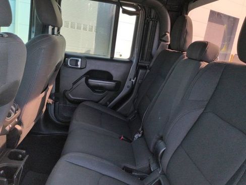 Used 2022 Jeep Gladiator Sport AWD/4WD image 14