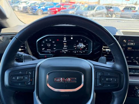Used 2022 GMC Sierra 1500 SLT w/ SLT Convenience Package AWD/4WD image 15
