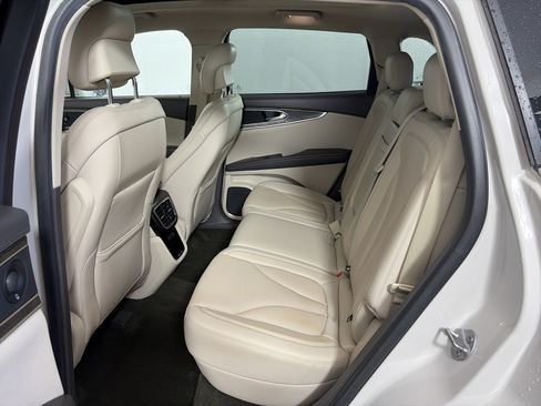 Used 2019 Lincoln Nautilus Reserve w/ Cargo Utility Package AWD/4WD image 7