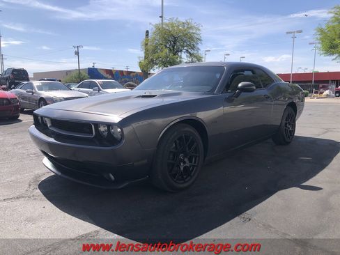 Used 2013 Dodge Challenger R/T image 4
