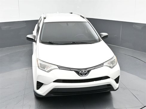Used 2016 Toyota RAV4 LE image 10