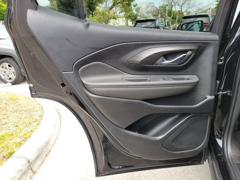 Used 2022 GMC Terrain SLT w/ Elevation Edition image 10