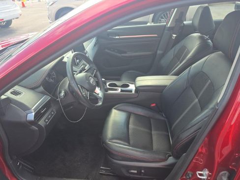 Used 2023 Nissan Altima 2.5 SR FWD image 6