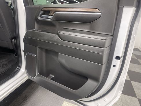 Used 2024 Chevrolet Silverado 1500 LT w/ Z71 Off-Road Package image 18