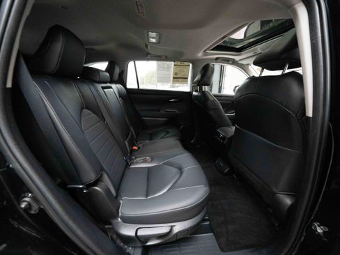 Used 2023 Toyota Highlander XLE image 25