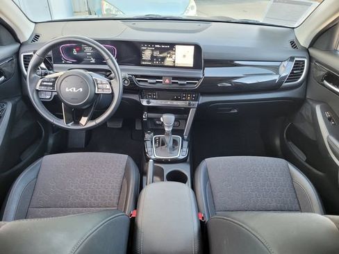 Certified 2025 Kia Seltos S FWD image 17