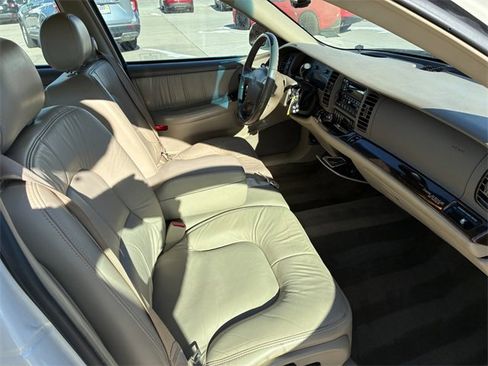 Used 2004 Buick Park Avenue Base w/ Prestige Feature Package image 15