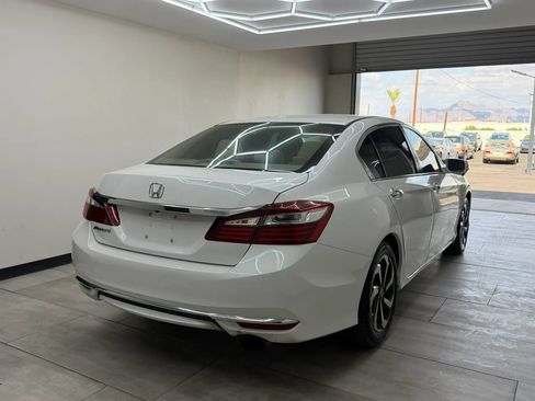 Used 2017 Honda Accord EX image 10