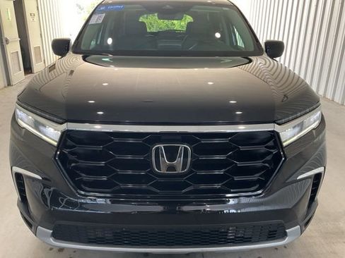Certified 2023 Honda Pilot Touring image 29