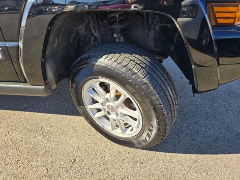 Used 2007 Jeep Commander Sport image 45