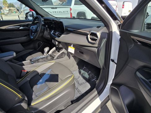 Used 2025 Chevrolet TrailBlazer ACTIV w/ Convenience Package FWD image 15
