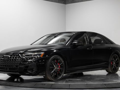 Used 2023 Audi S8 4.0T quattro image 2