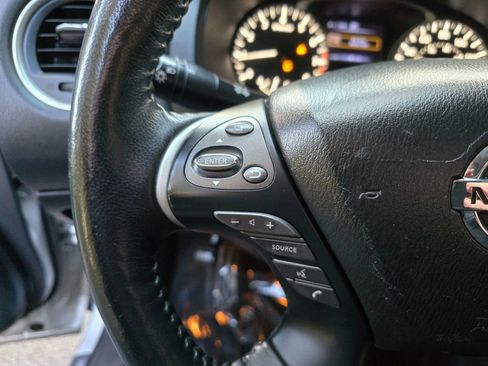 Used 2020 Nissan Pathfinder SL image 27