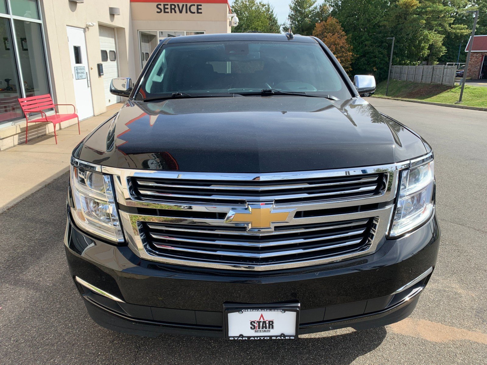 Used 2020 Chevrolet Suburban Premier w/ Max Trailering Package AWD/4WD image 2