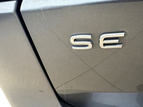 Certified 2025 Volkswagen Atlas SE image 6