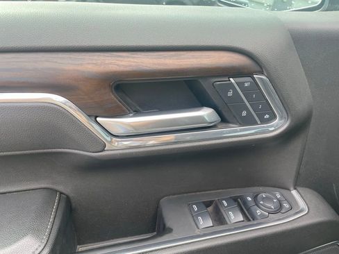 Used 2025 GMC Sierra 1500 SLT RWD image 12