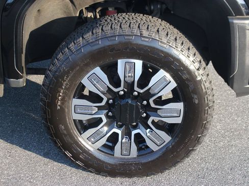 Used 2024 GMC Sierra 2500 AT4 w/ AT4 Premium Plus Package AWD/4WD image 38