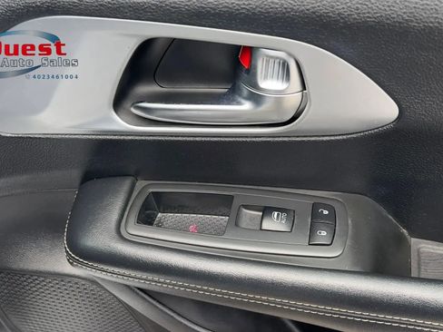 Used 2019 Chrysler Pacifica Touring Plus w/ Advanced Safetytec Group FWD image 15