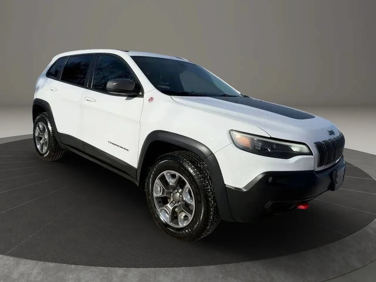 Used 2019 Jeep Cherokee Trailhawk AWD/4WD image 5