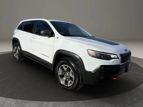 Used 2019 Jeep Cherokee Trailhawk AWD/4WD image 5