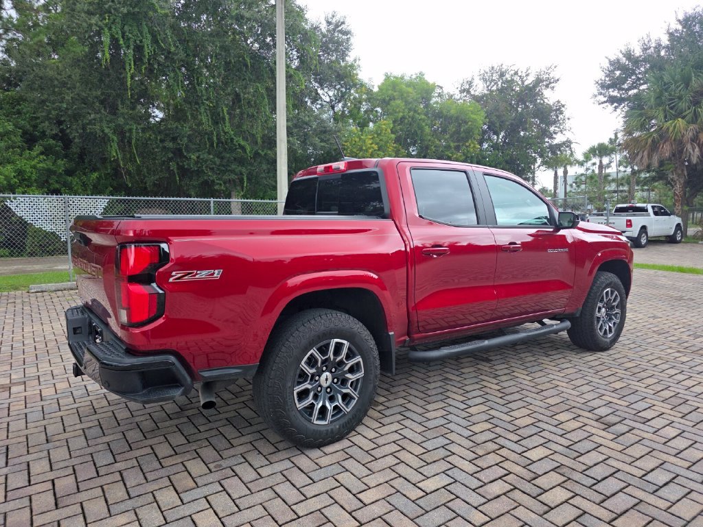 Used 2024 Chevrolet Colorado Z71 w/ Z71 Convenience Package 2 AWD/4WD image 11
