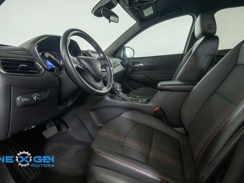 Used 2022 Chevrolet Equinox RS w/ LPO, Floor Liner Package FWD image 10