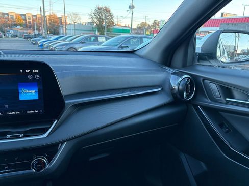 Used 2025 Chevrolet Equinox LT image 34