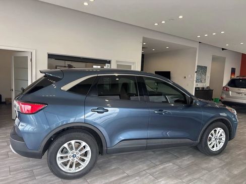 Used 2020 Ford Escape SE FWD image 12