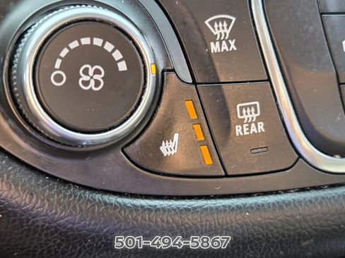 Used 2018 Chevrolet Malibu LT w/ Leather Package FWD image 24